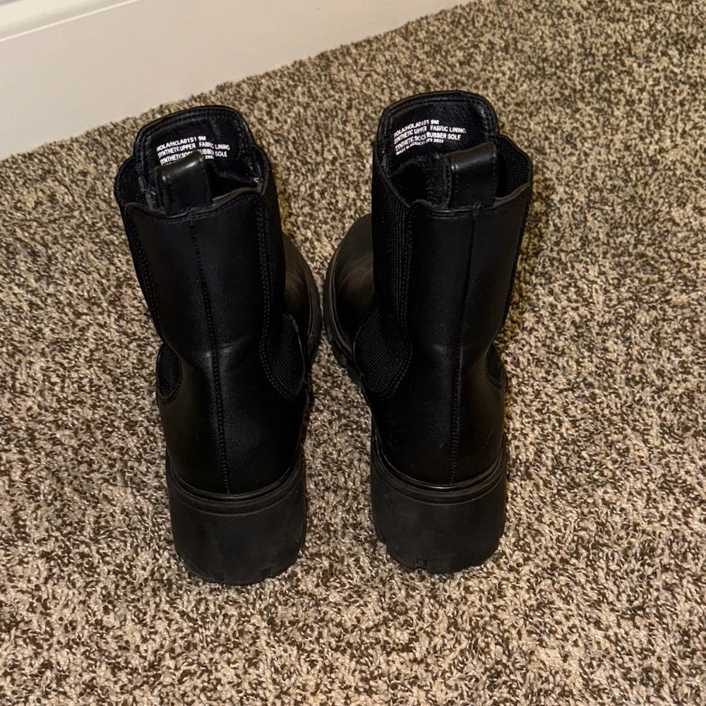 Steve Madden black Chelsea slip on boots - Picture 3 of 10